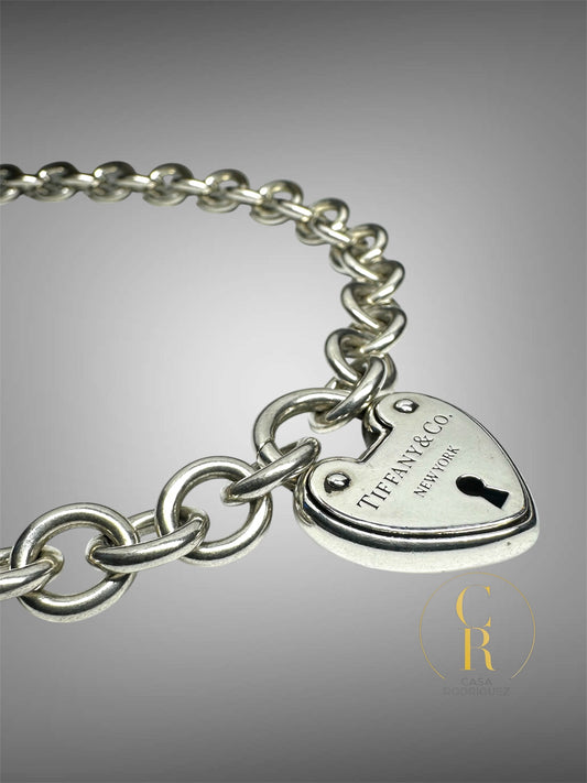 Collar Tiffany & Co. Candado Corazón