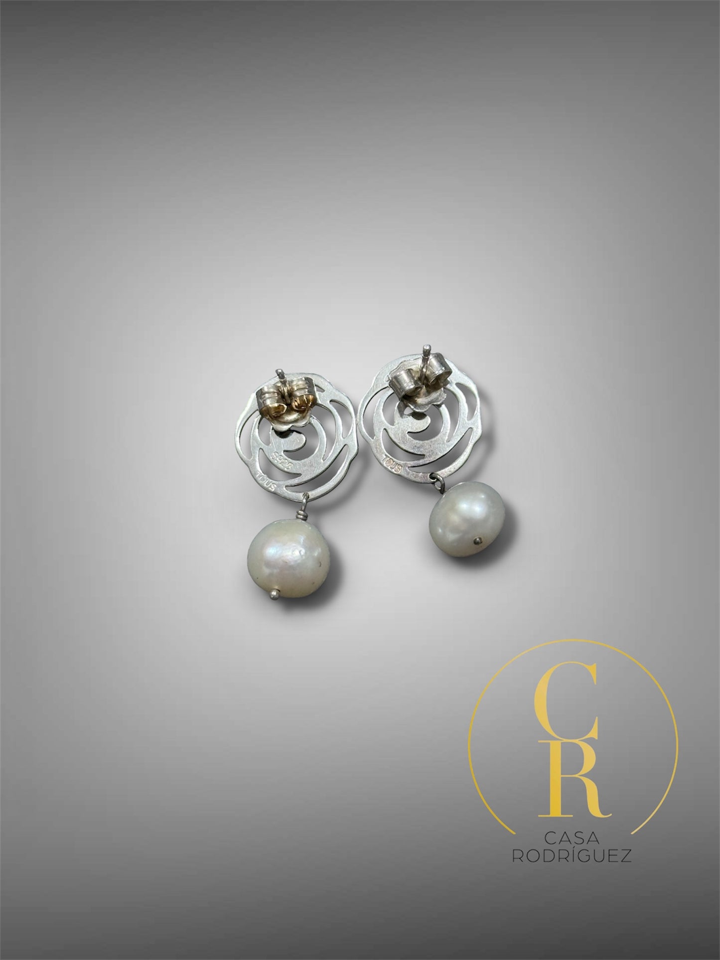 Aretes tous flor con perla colgante