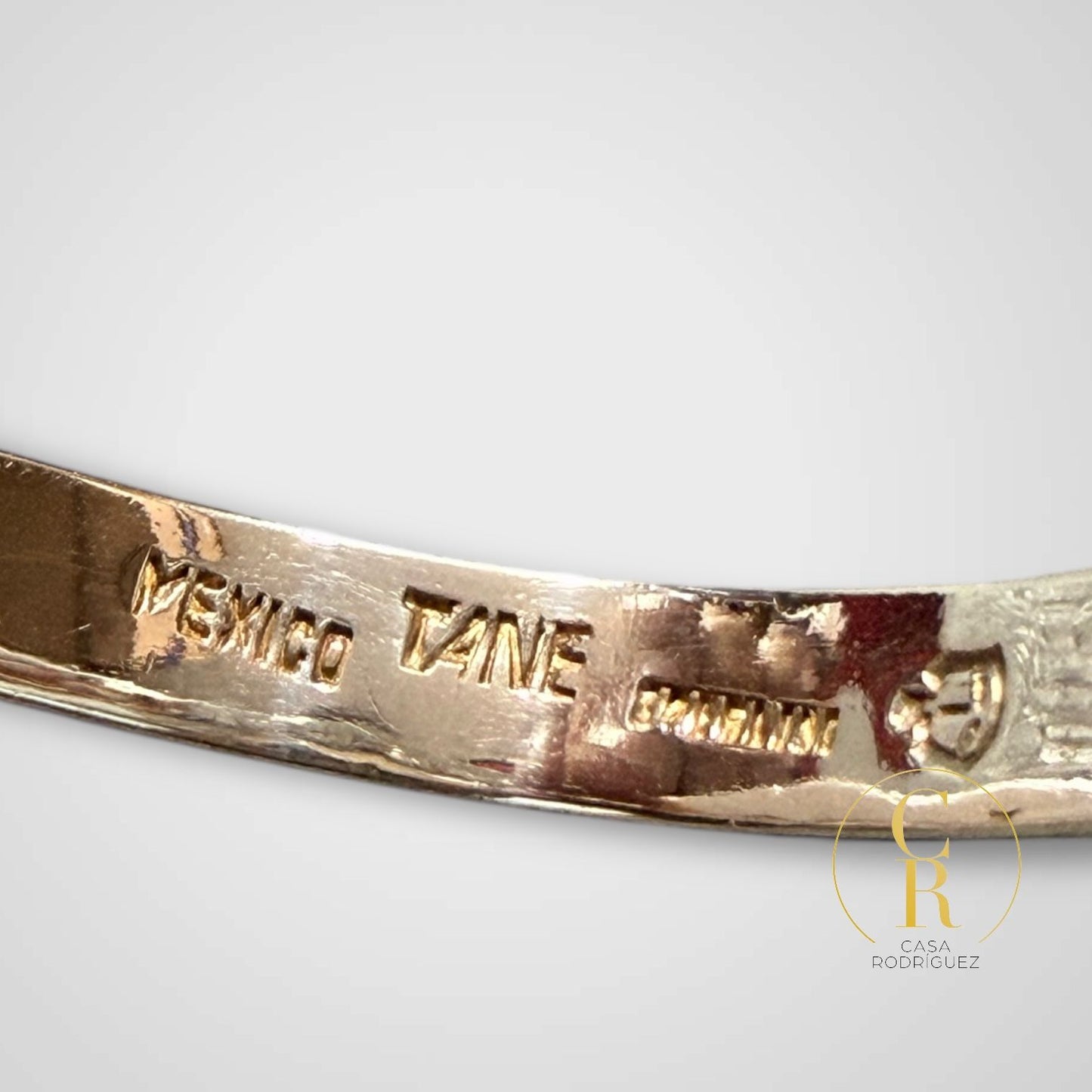 Pulsera Tane Rígida Triangular