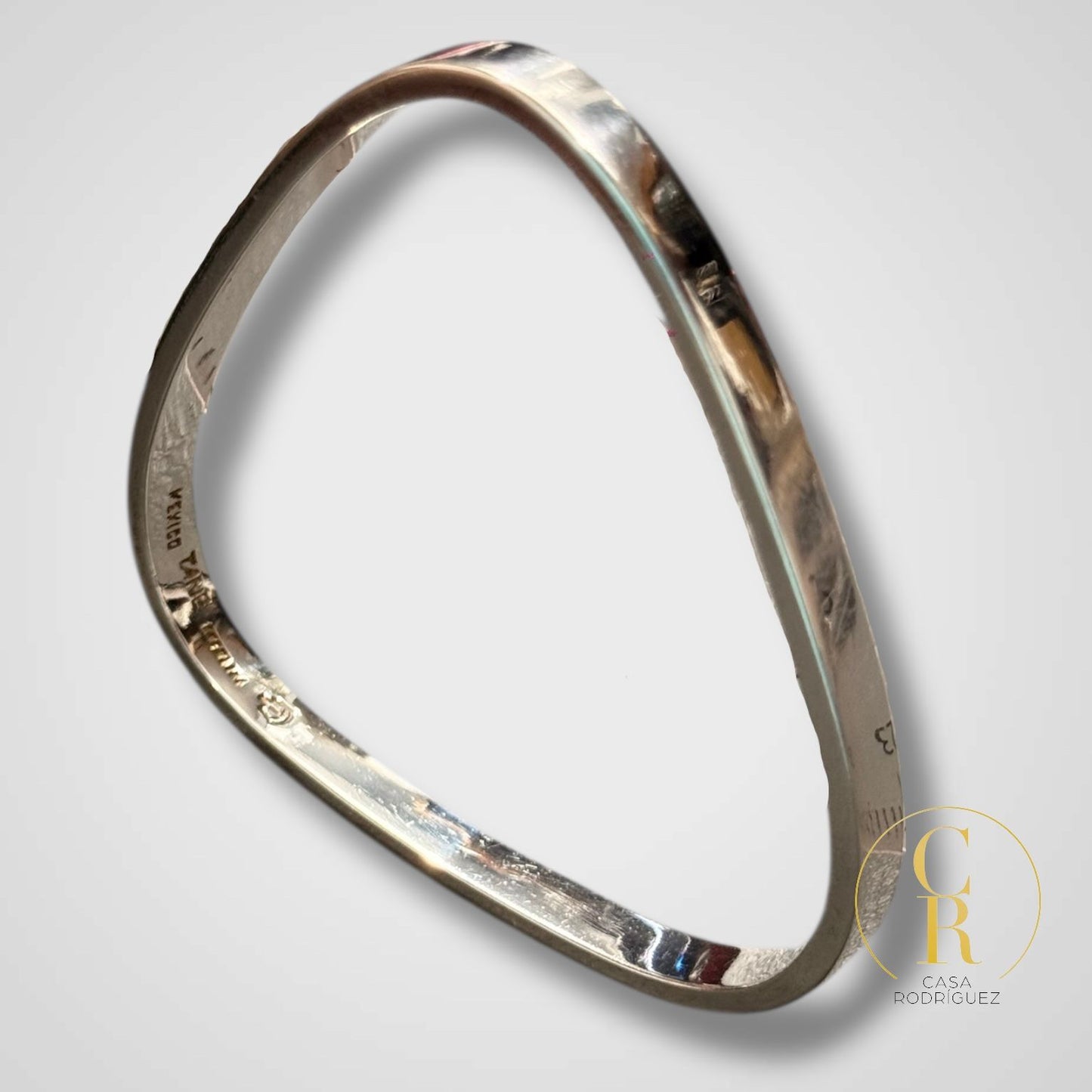 Pulsera Tane Rígida Triangular