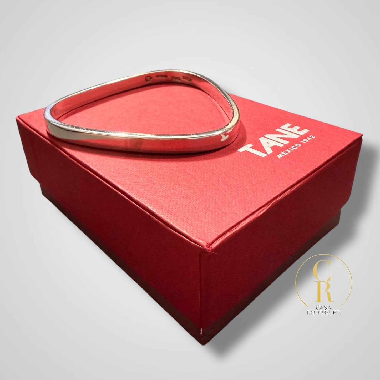 Pulsera Tane Rígida Triangular