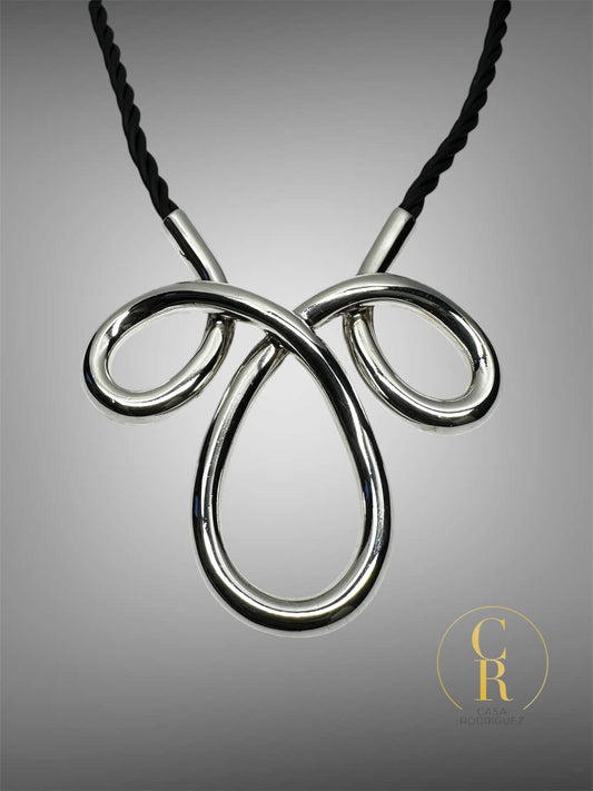 Colar tane Flor Con Caucho