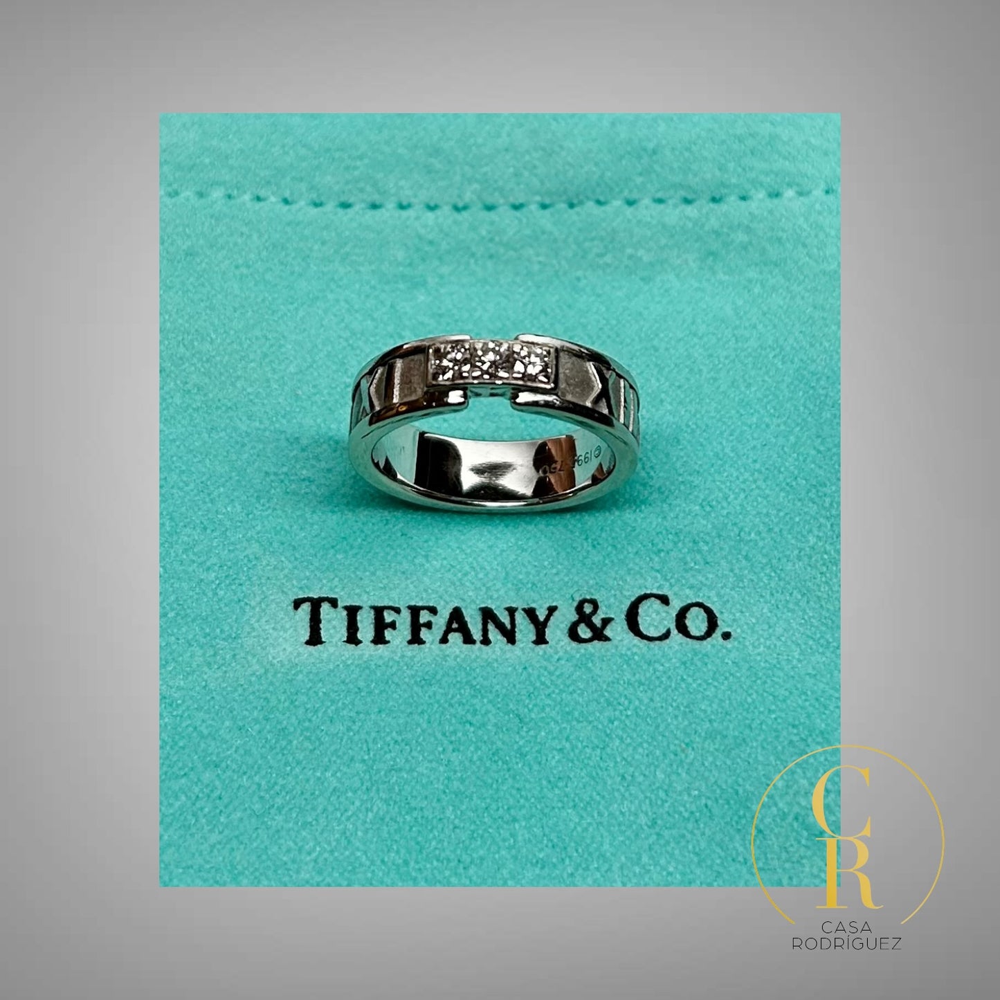 Anillo Tiffany Atlas 1955 con 3 Diamantes.