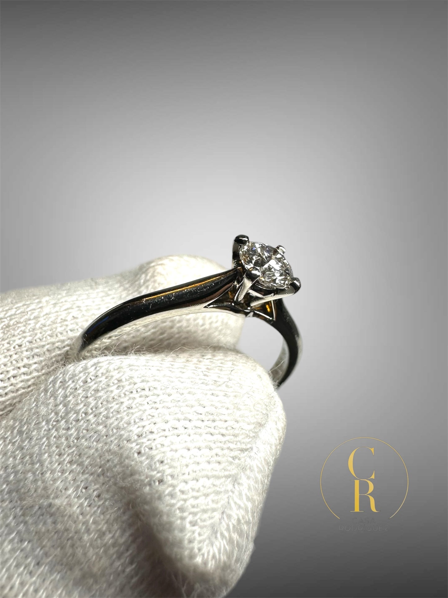 Anillo Cartier de Compromiso Solitario