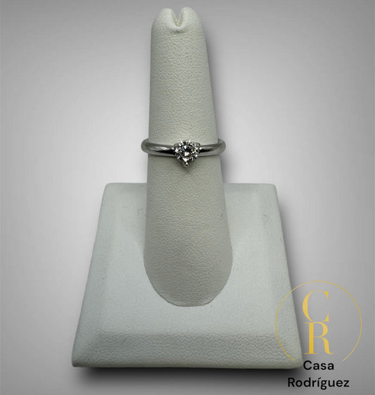 Anillo de compromiso en oro blanco 18K