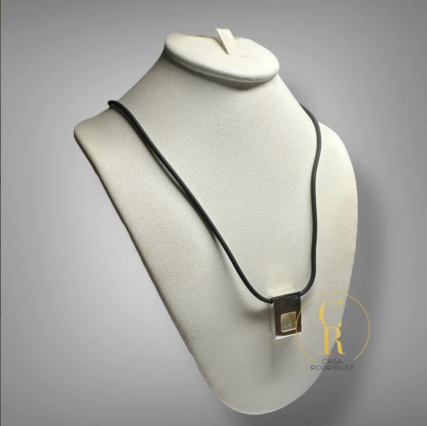 Collar Tane Caucho Dije