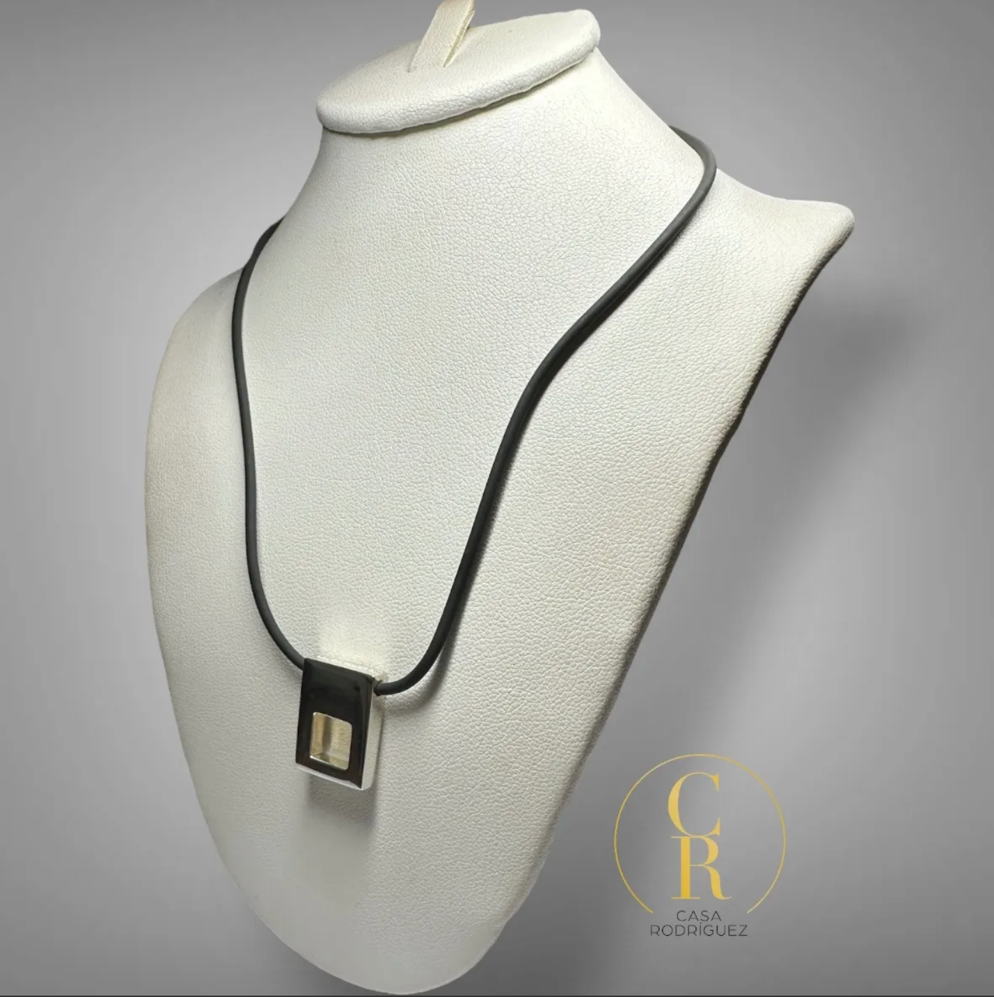Collar Tane Caucho Dije