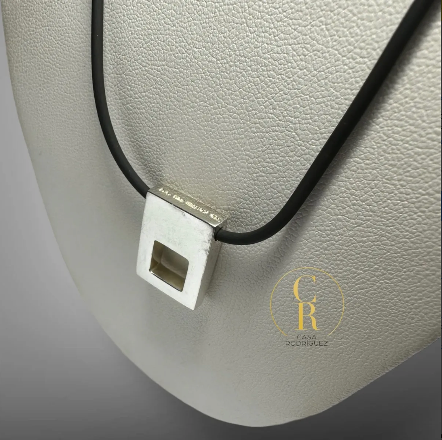 Collar Tane Caucho Dije