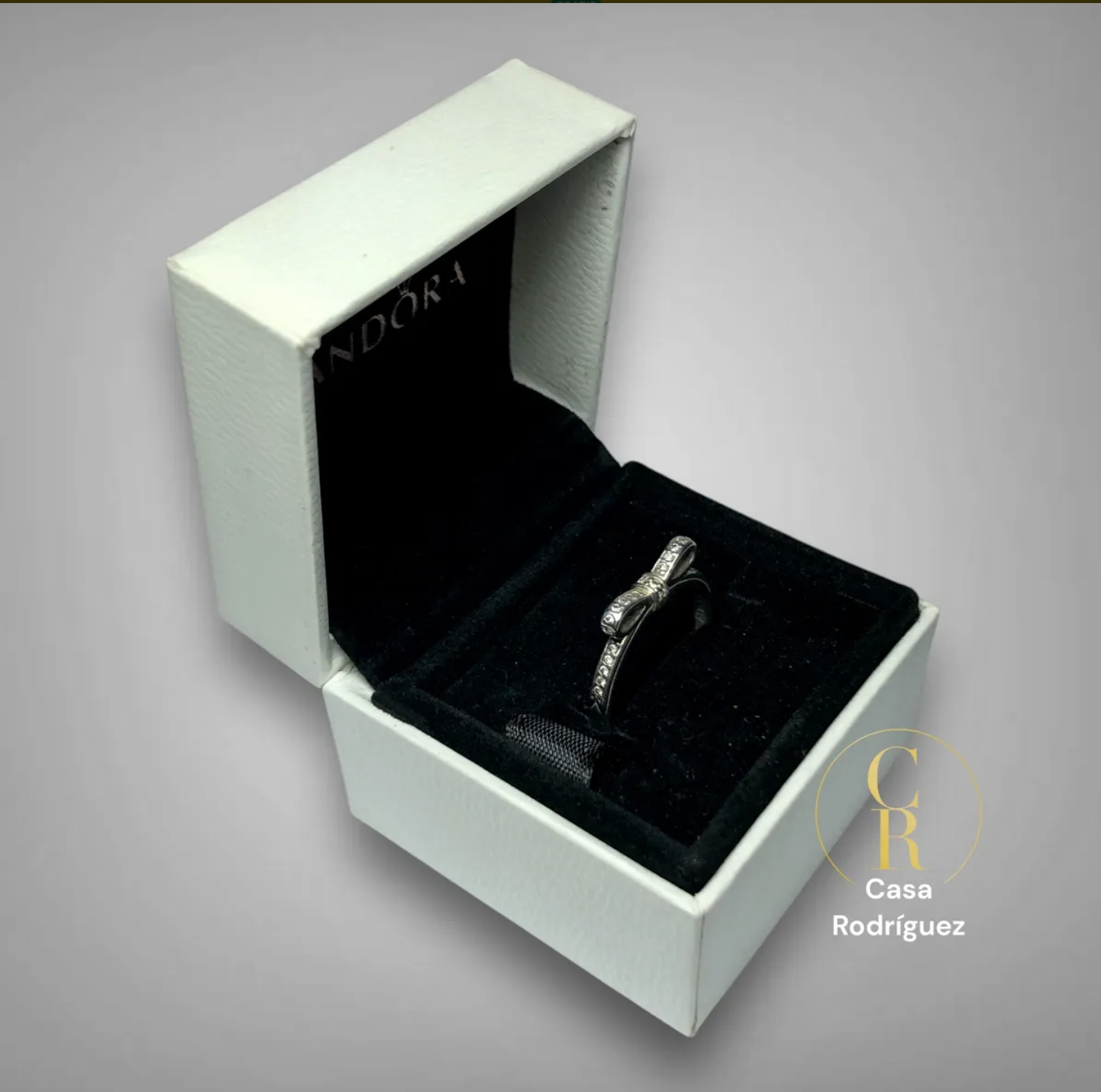 Anillo Pandora Moño